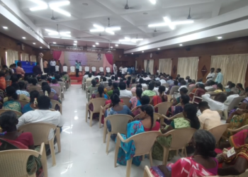 நாகையில் எம்பி தலைமையில் நடைபெற்ற ஆர்ப்பாட்டத்தில் மது போதையில் அலப்பறையில் ஈடுபட்ட நபரால் பரபரப்பு