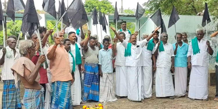 நாகையில் எம்பி தலைமையில் நடைபெற்ற ஆர்ப்பாட்டத்தில் மது போதையில் அலப்பறையில் ஈடுபட்ட நபரால் பரபரப்பு