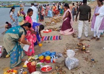 நாகையில் எம்பி தலைமையில் நடைபெற்ற ஆர்ப்பாட்டத்தில் மது போதையில் அலப்பறையில் ஈடுபட்ட நபரால் பரபரப்பு