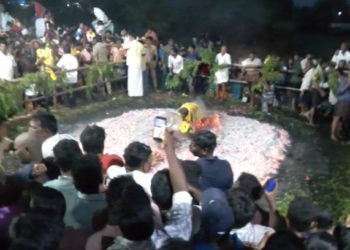 நாகையில் எம்பி தலைமையில் நடைபெற்ற ஆர்ப்பாட்டத்தில் மது போதையில் அலப்பறையில் ஈடுபட்ட நபரால் பரபரப்பு