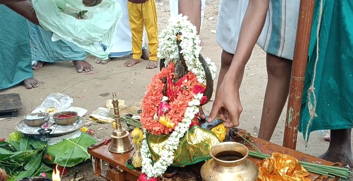 நாகையில் எம்பி தலைமையில் நடைபெற்ற ஆர்ப்பாட்டத்தில் மது போதையில் அலப்பறையில் ஈடுபட்ட நபரால் பரபரப்பு