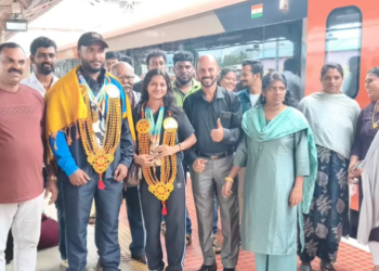 சென்னையில் நடைபெற்ற மாநில அளவில் துப்பாக்கிச்சூடும் போட்டியில் கலந்து4 தங்கப்பதக்கம் வென்ற மாணவிக்கு வரவேற்பு