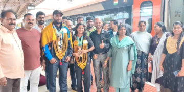சென்னையில் நடைபெற்ற மாநில அளவில் துப்பாக்கிச்சூடும் போட்டியில் கலந்து4 தங்கப்பதக்கம் வென்ற மாணவிக்கு வரவேற்பு