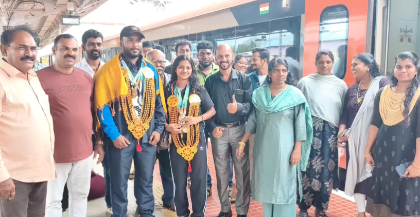 சென்னையில் நடைபெற்ற மாநில அளவில் துப்பாக்கிச்சூடும் போட்டியில் கலந்து4 தங்கப்பதக்கம் வென்ற மாணவிக்கு வரவேற்பு