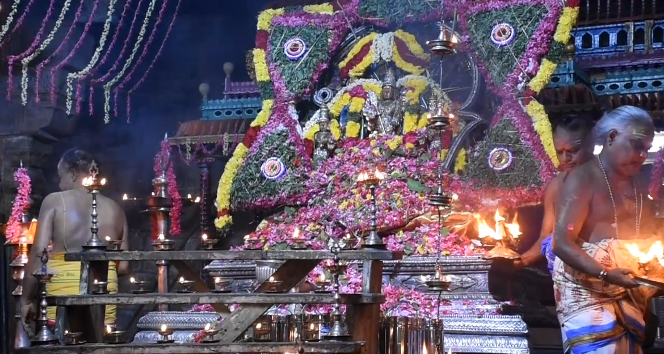 வைத்தீஸ்வரன் கோவில் ஆடி கார்த்திகை  வழிபாடு- தருமபுரம் ஆதீனம் உள்ளிட்ட பக்தர்கள் தரிசனம்