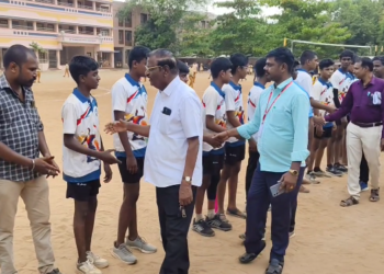 மயிலாடுதுறையில் பள்ளி கல்வித்துறை சார்பில் குறுவட்ட அளவிலான கைப்பந்து, & கூடைப்பந்து, மேசைப்பந்து  போட்டி
