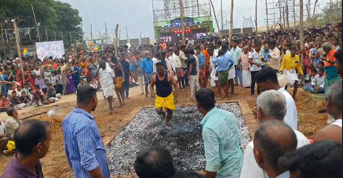 திருமுல்லைவாசலில் செல்ல காளியம்மன் கோவில் தீமிதி திருவிழா
