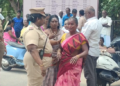 ஊனமுற்ற பெண்ணிடம் தனியார் அடகு கடை உரிமையாளரிடம், பணத்தை திரும்ப செலுத்திய பிறகு நகை கொடுக்க மறுப்பு 