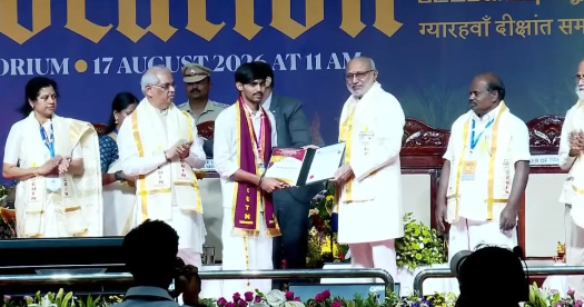 திருவாரூரில் உள்ள தமிழ்நாடு மத்திய பல்கலைக்கழகத்தின்11-வது பட்டமளிப்பு விழாவில் விழுந்த தமிழ்நாடு ஆளுநர் அர்லேக்கர்