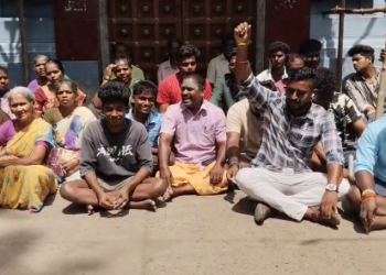 விழுப்புரம் கோவிலில் பூசாரி மீது தாக்குதல் – கோவிலை திறக்கக் கோரி மக்கள் கோவில் முன்பு தர்ணா
