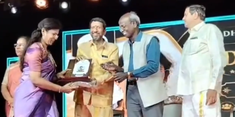 மன்னம்பந்தலில் உள்ள அரசு உதவி பெறும் AVC கல்லூரியில் உலக புகைப்பட தினத்தை முன்னிட்டு புகைப்படக்கண்காட்சி