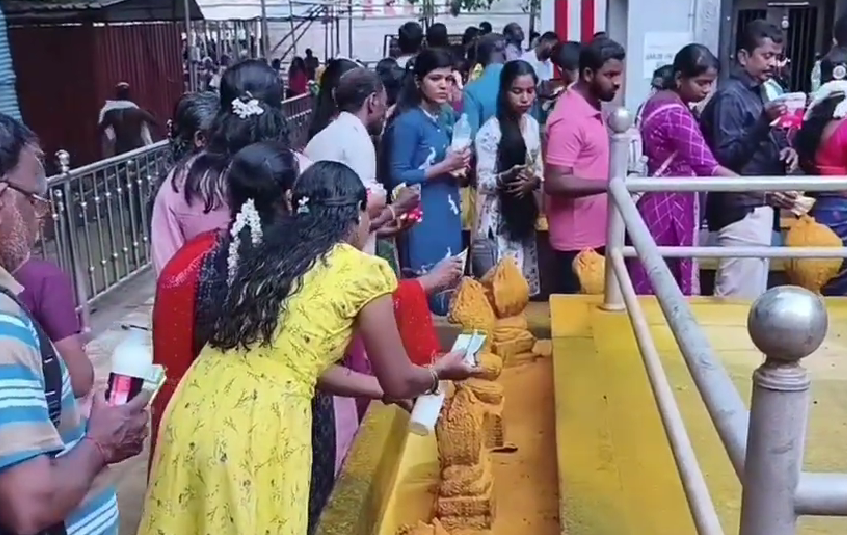 மயிலாடுதுறையில் ஒரே நேரத்தில் பல கலைகளை 60 நிமிடத்தில் செய்த International World Record Chronicles பதிவு