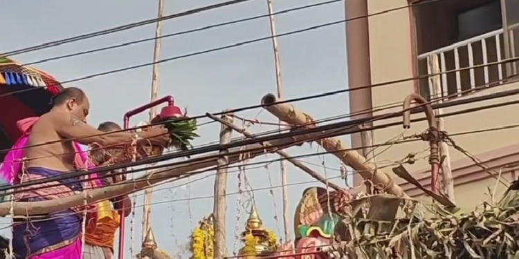 மயிலாடுதுறையில் ஒரே நேரத்தில் பல கலைகளை 60 நிமிடத்தில் செய்த International World Record Chronicles பதிவு