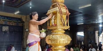 மயிலாடுதுறையில் தவெக, திமுகவினர் போராட்டம். தவெகவினர் போராட்டம் நடத்திய இடத்தில் சாலைமறியல் போராட்டம்