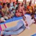 பஞ்சாயத்து நிர்வாகம் நடத்துகிறார்களா? இல்லை மணி ஆட்டுகிறார்களா? கிராம சபை கூட்டத்தில் பாயில் படுத்துக்கொண்டு சரமாரி கேள்விகள்