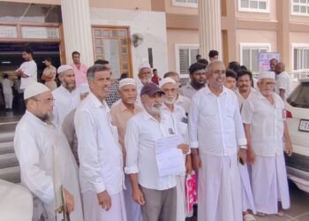 பெருந்தோட்டம் பள்ளிவாசல் மற்றும் பெண்கள் மதரசா அருகே, டாஸ்மாக் கடை திறப்பதற்கு இஸ்லாமியர்கள் மனு