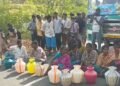 மயிலாடுதுறை மாவட்டத்தில் காலி குடங்களுடன் குடிநீருக்காக அலையும் பொதுமக்கள் பற்றி ஒரு செய்தி தொகுப்பு