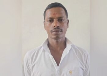 மயிலாடுதுறை மாவட்டத்தில் காலி குடங்களுடன் குடிநீருக்காக அலையும் பொதுமக்கள் பற்றி ஒரு செய்தி தொகுப்பு