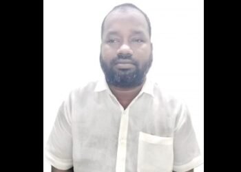 மயிலாடுதுறை மாவட்டத்தில் காலி குடங்களுடன் குடிநீருக்காக அலையும் பொதுமக்கள் பற்றி ஒரு செய்தி தொகுப்பு