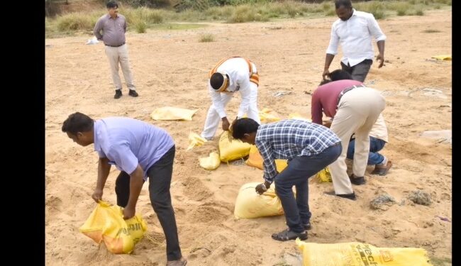 தலைமைஆசிரியர் திட்டியதால், +2 மாணவி தற்கொலை முயற்சி விவகாரம், 3 ஆசிரியர் பணியிடமாற்றம்