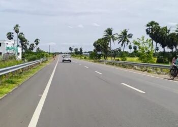 தலைமைஆசிரியர் திட்டியதால், +2 மாணவி தற்கொலை முயற்சி விவகாரம், 3 ஆசிரியர் பணியிடமாற்றம்