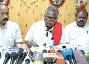 தலைமைஆசிரியர் திட்டியதால், +2 மாணவி தற்கொலை முயற்சி விவகாரம், 3 ஆசிரியர் பணியிடமாற்றம்