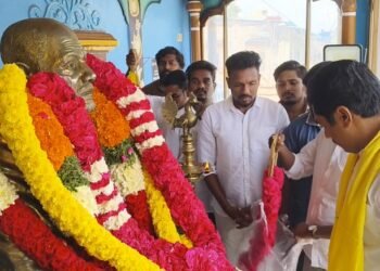 தரங்கம்பாடி துணை சார்பதிவாளர் அலுவலகத்தில் லஞ்ச ஒழிப்பு போலீஸ் திடீர் சோதனை – 49,445 பறிமுதல்