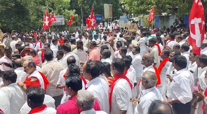 தரங்கம்பாடி துணை சார்பதிவாளர் அலுவலகத்தில் லஞ்ச ஒழிப்பு போலீஸ் திடீர் சோதனை – 49,445 பறிமுதல்