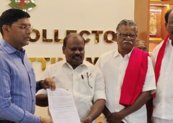 தரங்கம்பாடி துணை சார்பதிவாளர் அலுவலகத்தில் லஞ்ச ஒழிப்பு போலீஸ் திடீர் சோதனை – 49,445 பறிமுதல்