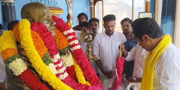 தரங்கம்பாடி துணை சார்பதிவாளர் அலுவலகத்தில் லஞ்ச ஒழிப்பு போலீஸ் திடீர் சோதனை – 49,445 பறிமுதல்