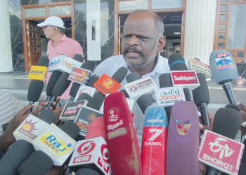 சிறு தொழில் நிறுவன உரிமையாளர்கள் மின்வாரிய அலுவலகத்தை முற்றுகையிட்டு போராட்டம்