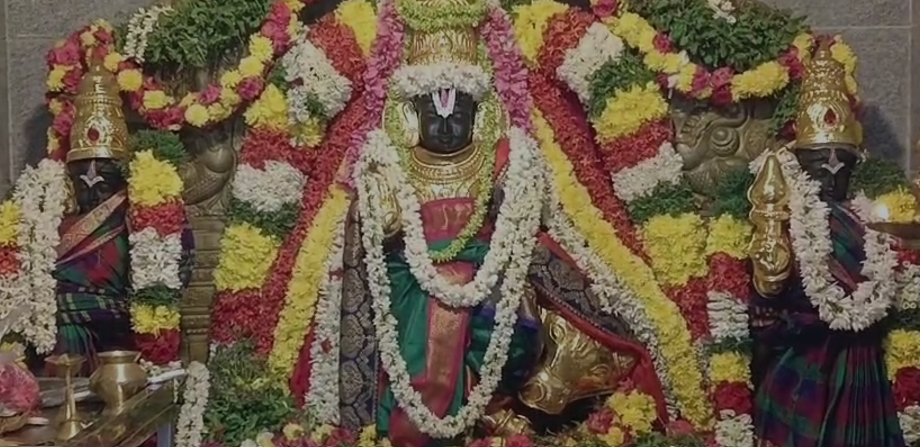 விழுப்புரத்தில் கோகுலாஷ்டமியை முன்னிட்டு ஸ்ரீ கோகுலகிருஷ்ணன் ஆலயத்தில் கிருஷ்ண ஜெயந்தி உறியடி திருவிழா