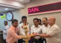 செங்கல்பட்டு பாலாற்று மேம்பாலத்தில் நடுவில் கார் தீப்பிடித்து எறிந்தது. கடும் போக்குவரத்து நெரிசல்