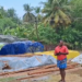செங்கல்பட்டு பாலாற்று மேம்பாலத்தில் நடுவில் கார் தீப்பிடித்து எறிந்தது. கடும் போக்குவரத்து நெரிசல்