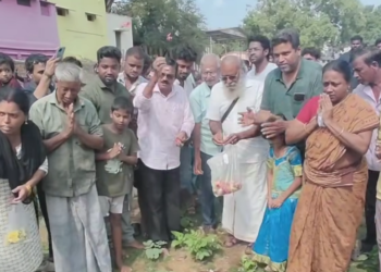 செங்கல்பட்டு பாலாற்று மேம்பாலத்தில் நடுவில் கார் தீப்பிடித்து எறிந்தது. கடும் போக்குவரத்து நெரிசல்