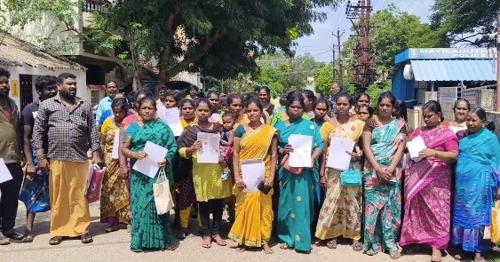 மயிலாடுதுறையில் எஃப்.கியூ.எல் ஆப் மோசடியால் பாதிக்கப்பட்டோர் காவல்அலுவலகத்தில் பணத்தை மீட்டுத்தர புகார்