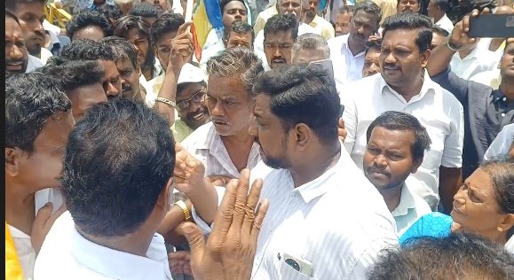 கொள்ளிடம் கரையோர கிராம மக்களை வஞ்சிப்பதாகக் கூறி தமிழக அரசைக் கண்டித்து, PMKகண்டன ஆர்ப்பாட்டம்