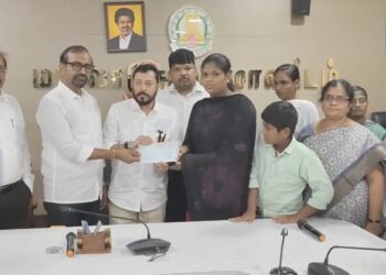 மயிலாடுதுறை மாவட்டத்தைச் சேர்ந்த இரண்டு மீனவர்களின் உடல்களை தாயகம் கொண்டுவர தீவிர நடவடிக்கை