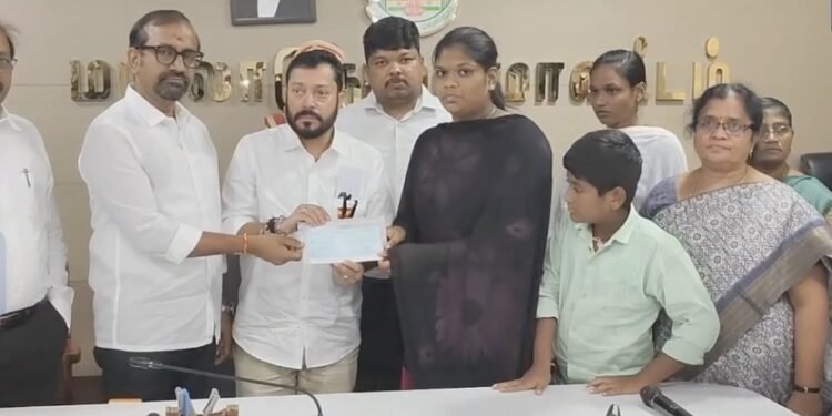 மயிலாடுதுறை மாவட்டத்தைச் சேர்ந்த இரண்டு மீனவர்களின் உடல்களை தாயகம் கொண்டுவர தீவிர நடவடிக்கை