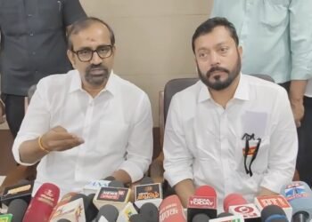அரசு நேரடி நெல்கொள்முதல் நிலையங்களில் விவசாயிகளிடம் லஞ்சம் கமிஷன் கோறும் பணியாளர்கள் மீது நடவடிக்கை