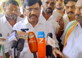 DMK-வினர் இழிவான முறையில் எங்களை விமர்சன செய்யநேர்ந்தால் நாங்களும் விமர்சனம் செய்வோம் என உயர்கல்வித்துறை அமைச்சர் பேட்டி