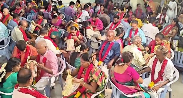 கொளத்தூரில் 150-க்கும் மேற்பட்ட தம்பதியர் பங்கேற்ற மனைவி நல வேட்பு விழா