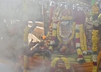 வழுவூர் முத்துமாரியம்மன் கோயிலில் மகா கும்பாபிஷேகம்