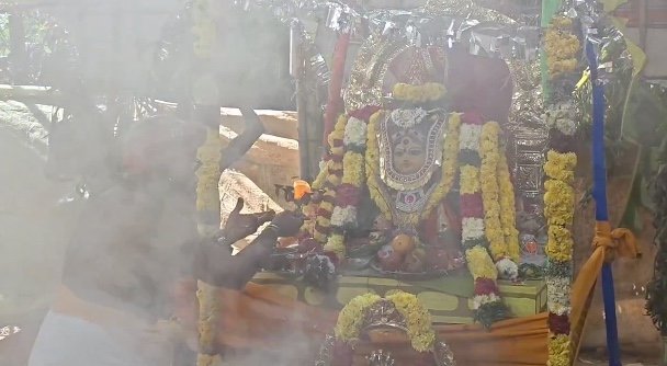 வழுவூர் முத்துமாரியம்மன் கோயிலில் மகா கும்பாபிஷேகம்