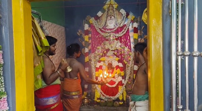 நேபாள் பெருவள்ளத்தில் தப்பிப்பிழைத்த மயிலாடுதுறை சேர்ந்த தம்பதியினர்