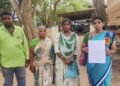திருவாரூர் டாஸ்மார்க் அலுவலகம் முன்பு காலி மதுபாட்டில்கள் திரும்ப வாங்கும் திட்டத்தை கைவிட வலியுறுத்தி போராட்டம்