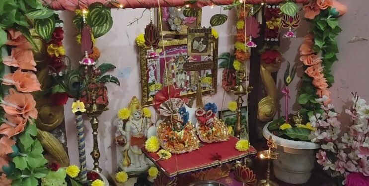 திருவாரூர் டாஸ்மார்க் அலுவலகம் முன்பு காலி மதுபாட்டில்கள் திரும்ப வாங்கும் திட்டத்தை கைவிட வலியுறுத்தி போராட்டம்