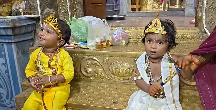 திருவாரூர் டாஸ்மார்க் அலுவலகம் முன்பு காலி மதுபாட்டில்கள் திரும்ப வாங்கும் திட்டத்தை கைவிட வலியுறுத்தி போராட்டம்
