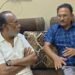 திருவாரூர் டாஸ்மார்க் அலுவலகம் முன்பு காலி மதுபாட்டில்கள் திரும்ப வாங்கும் திட்டத்தை கைவிட வலியுறுத்தி போராட்டம்