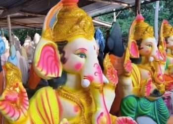 ஜப்பானில் Sendai மாநிலத்தில் ஹிரோசே நதிக்கு ஆர்த்தி செய்து வழிபாடு